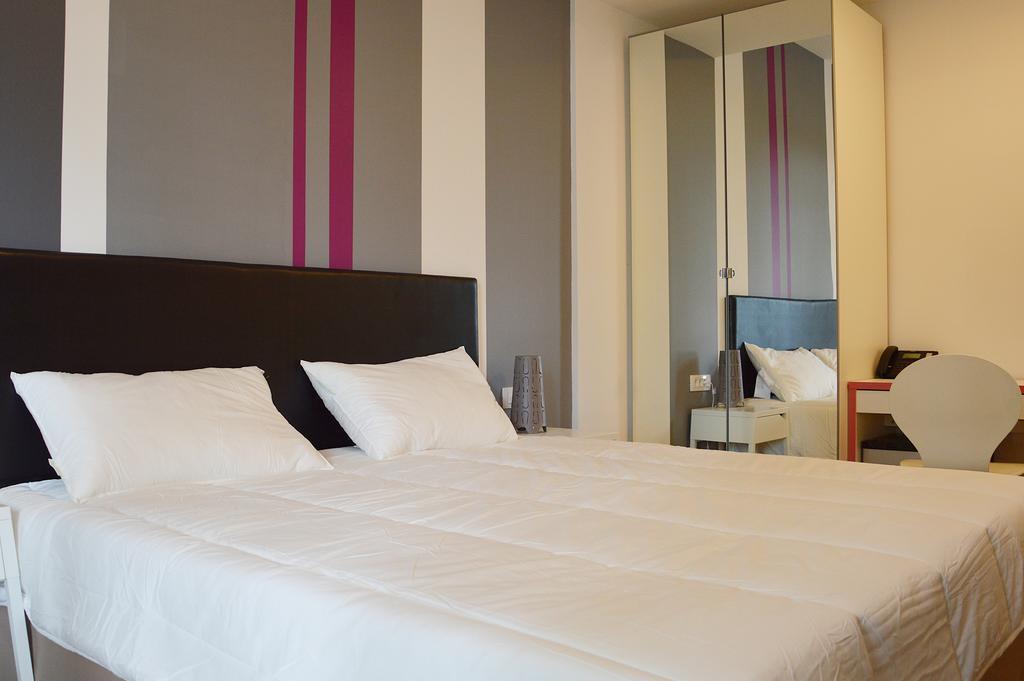 Bed And Breakfast Four Rooms Zara Camera foto