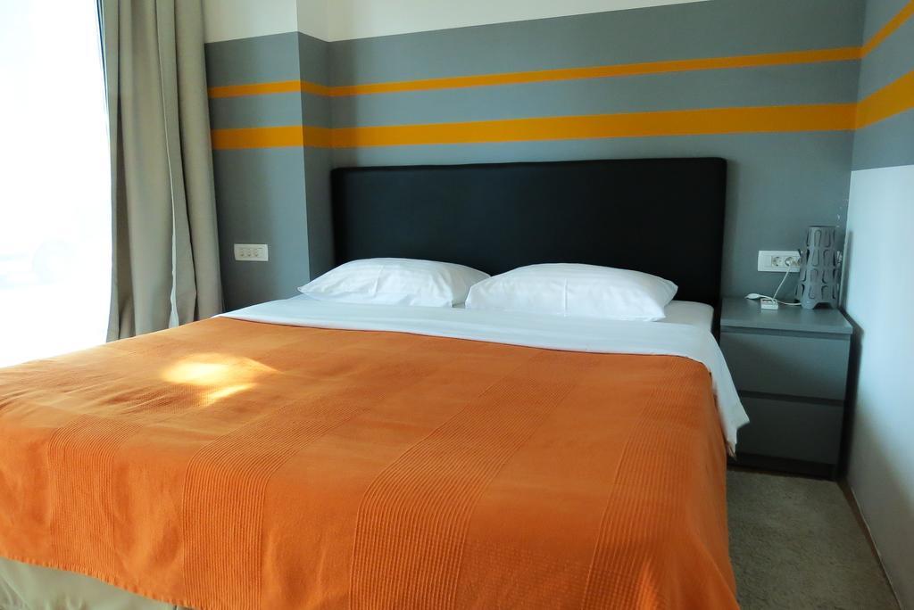 Bed And Breakfast Four Rooms Zara Esterno foto