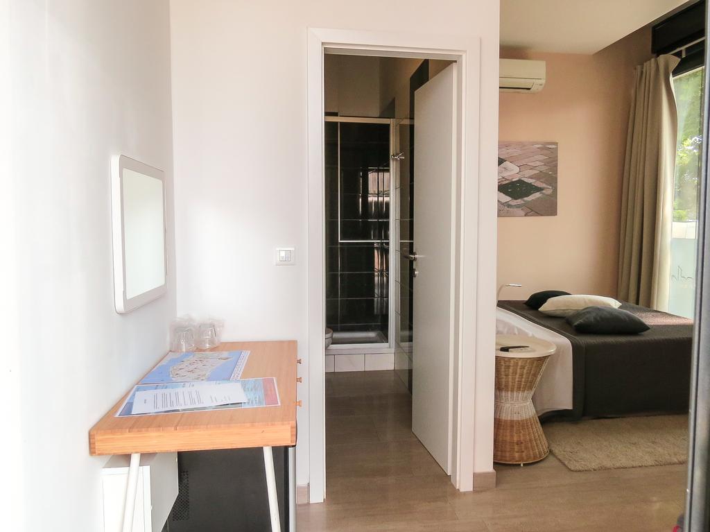 Bed And Breakfast Four Rooms Zara Esterno foto