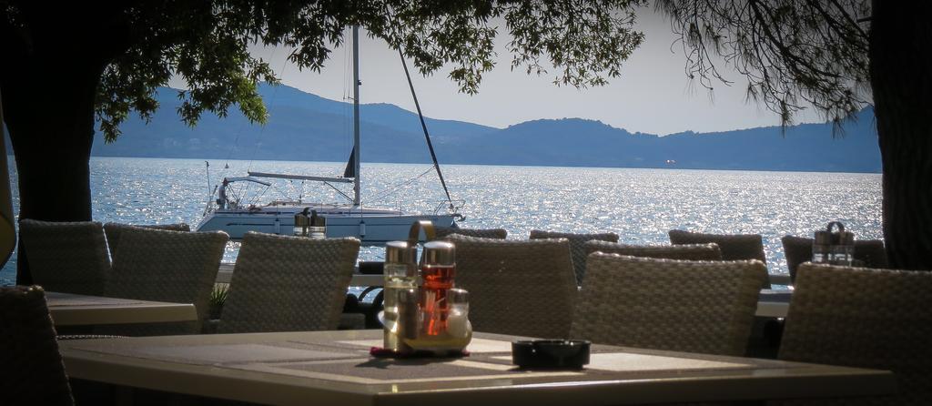 Bed And Breakfast Four Rooms Zara Esterno foto