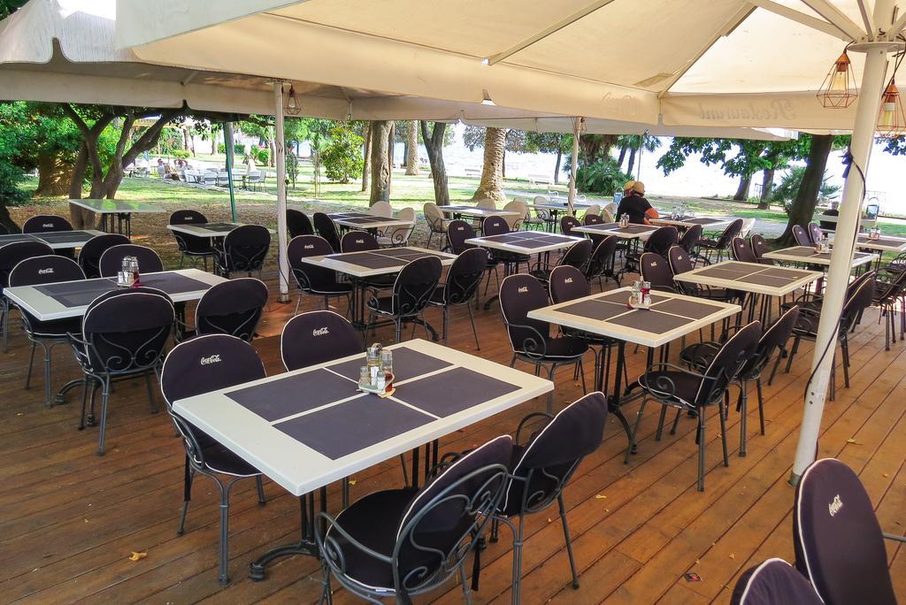 Bed And Breakfast Four Rooms Zara Esterno foto