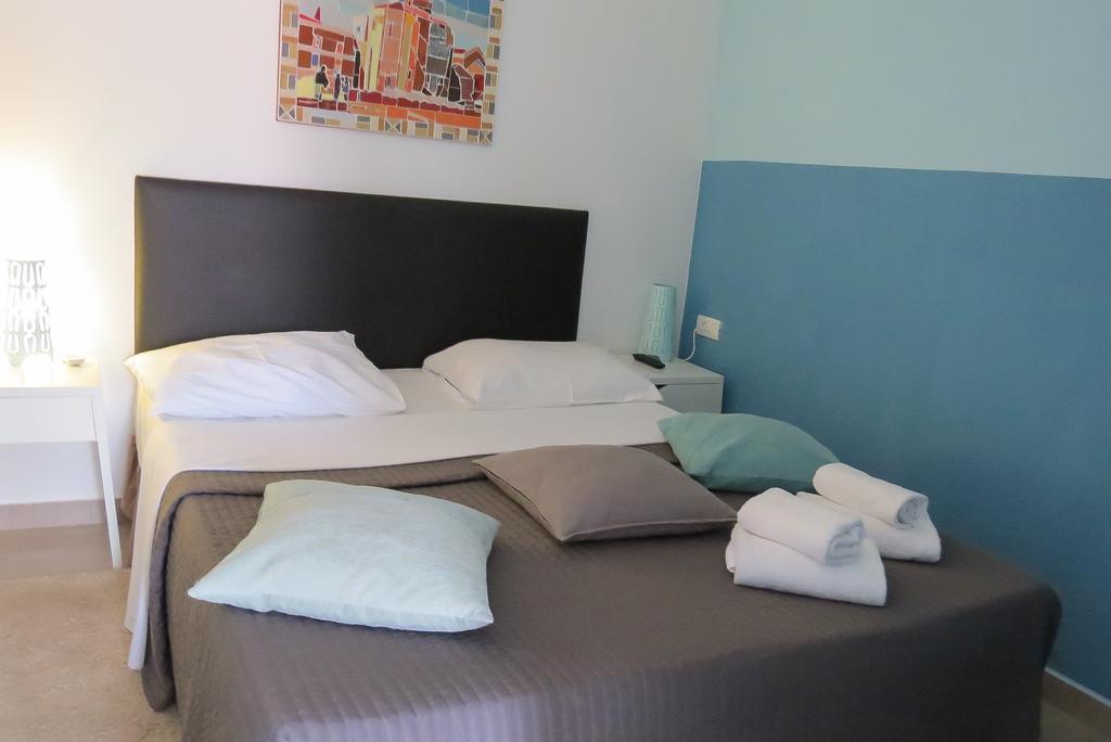 Bed And Breakfast Four Rooms Zara Esterno foto