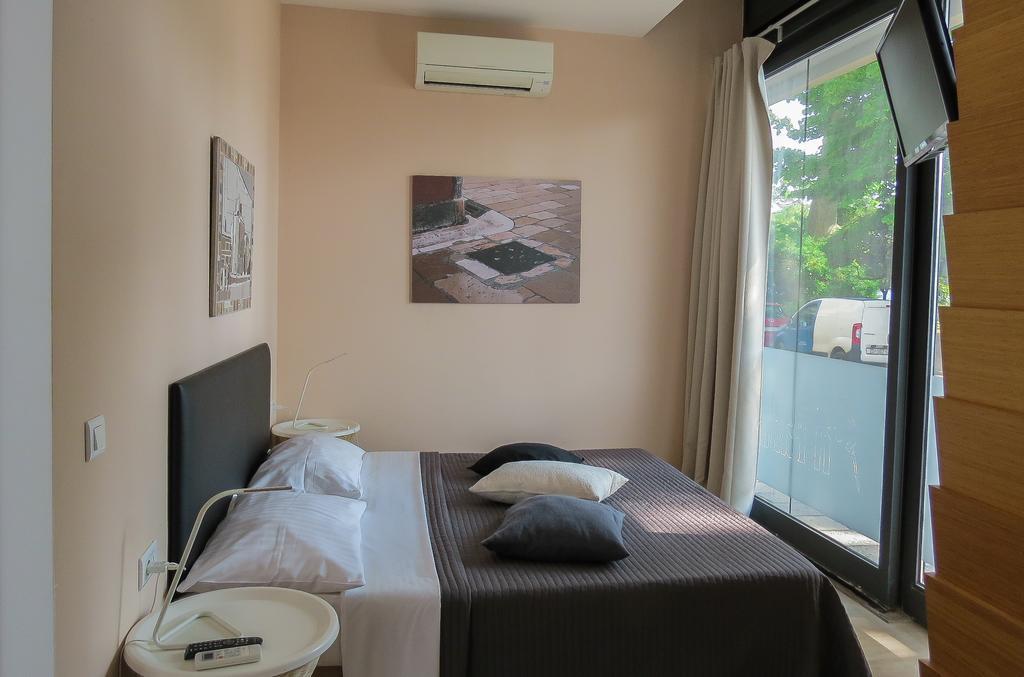 Bed And Breakfast Four Rooms Zara Esterno foto