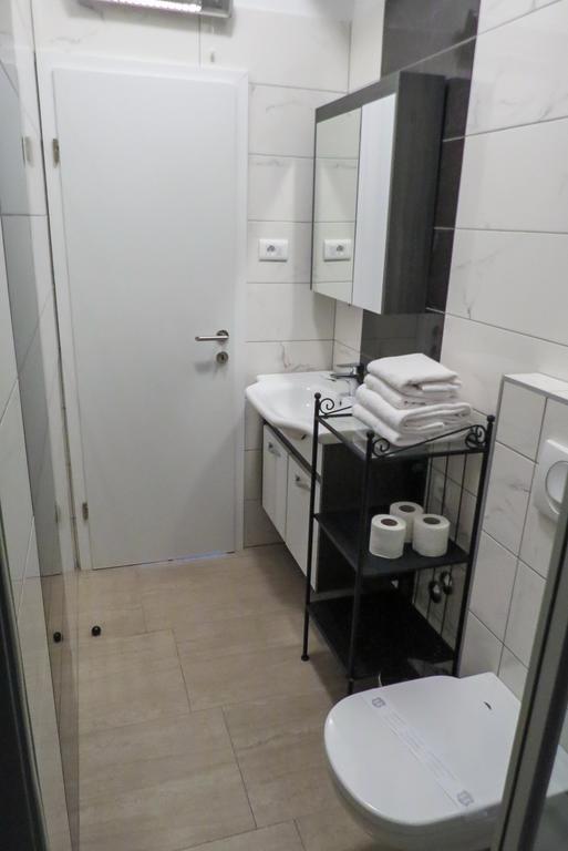 Bed And Breakfast Four Rooms Zara Esterno foto