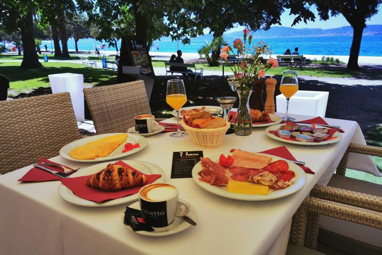 Bed And Breakfast Four Rooms Zara Esterno foto